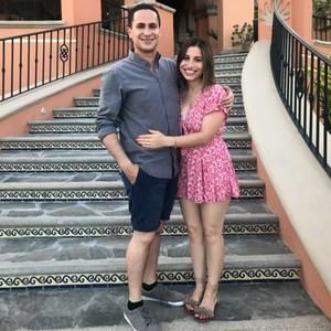 Meet your Posher, Ari